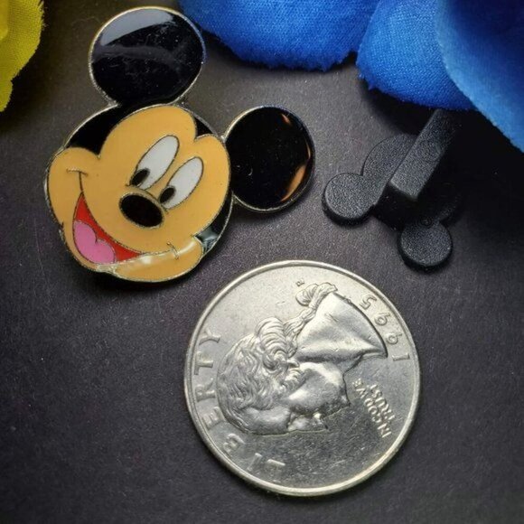 Disney Mickey Mouse Trading Pin Face Lapel Pin Brooch Accessories Jewelry Badge - Picture 2 of 5